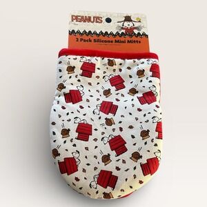 Peanuts‎ Snoopy Mini Oven Mitts 2 Pack Silicone Heat Resistant Kitchen Fall